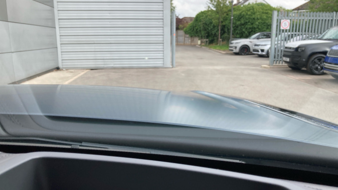 Land Rover Range Rover Velar 3.0 D300 MHEV Belgravia Edition Satin 5dr Auto Diesel Estate - Image 44